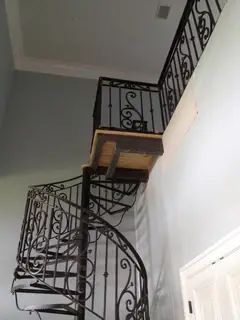 Staircase between several levels.