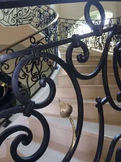 Railing scrolls in close-up.